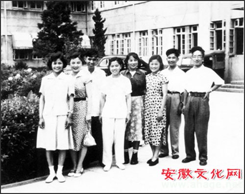 1952ꡰѵࡱԱӰϷӢҶ½ǣ