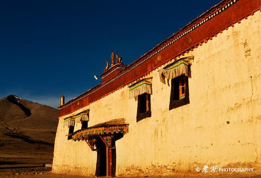 西藏楚果寺:玛旁雍措圣湖的守护者