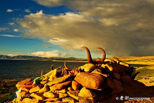 西藏楚果寺:玛旁雍措圣湖的守护者